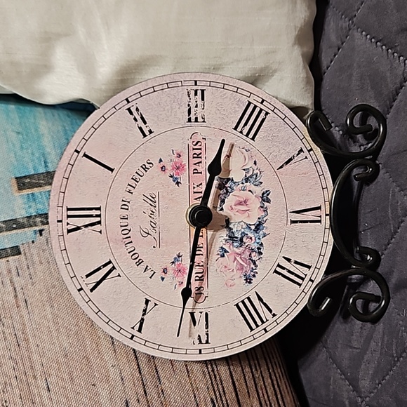 Other - La Boutique Fleurs clock
